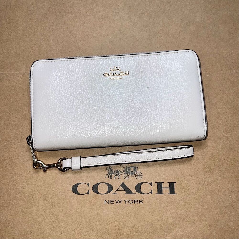 COACH Leather Wallet Zip-Around Ivory Color w Gold Hardware AUTHENTIC